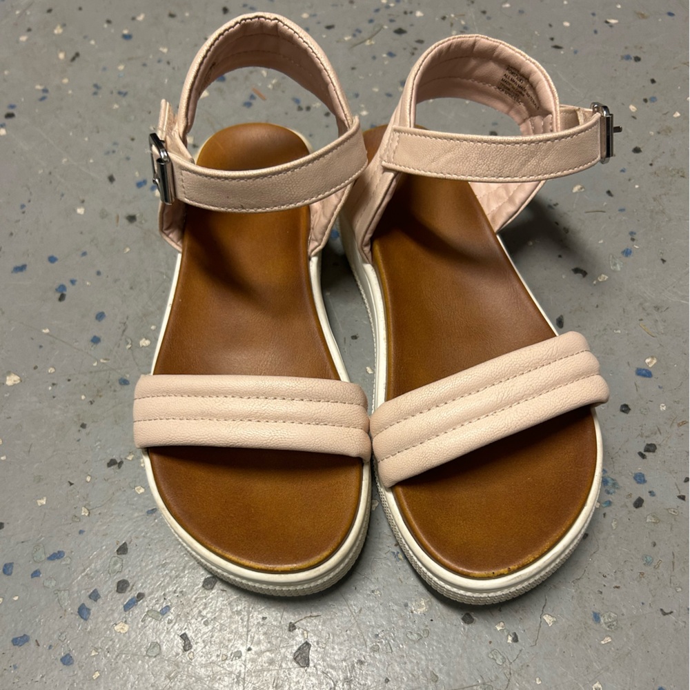 Girls sandals
